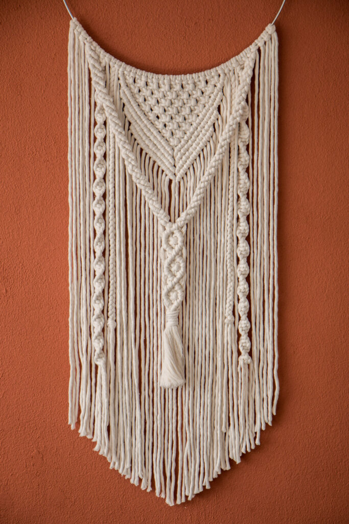  macrame muurhanger met ring in naturel kleur 
