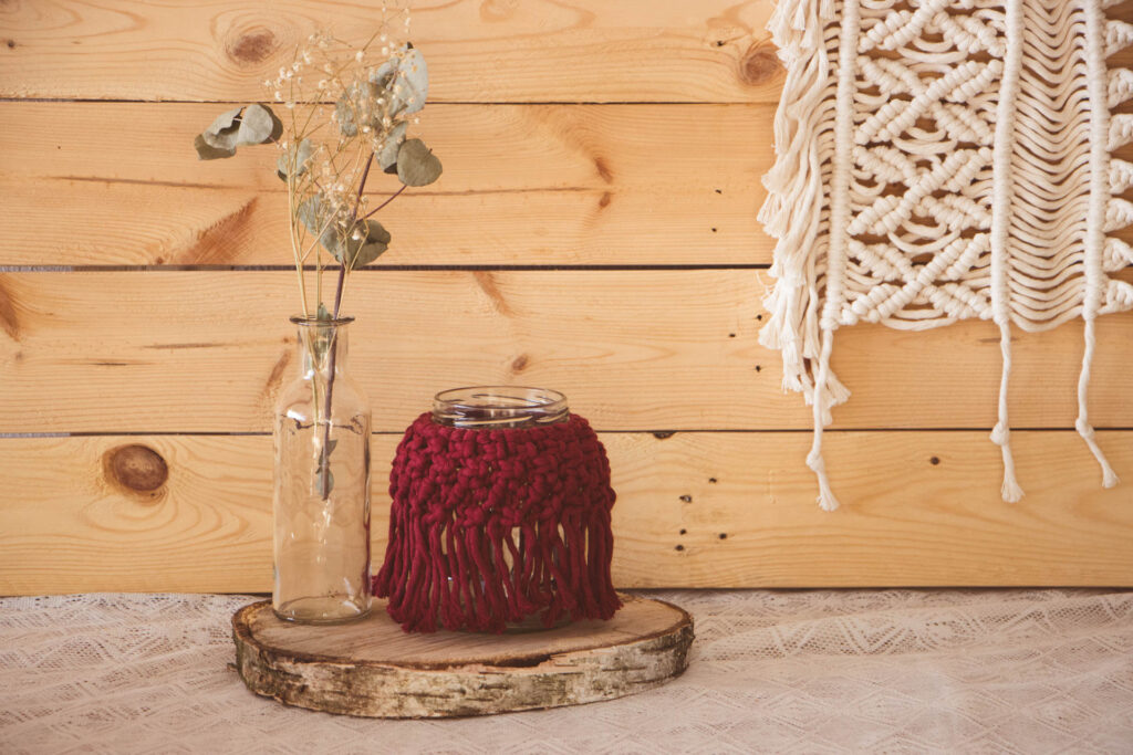 macrame theelicht met glas in bordeaux rode kleur