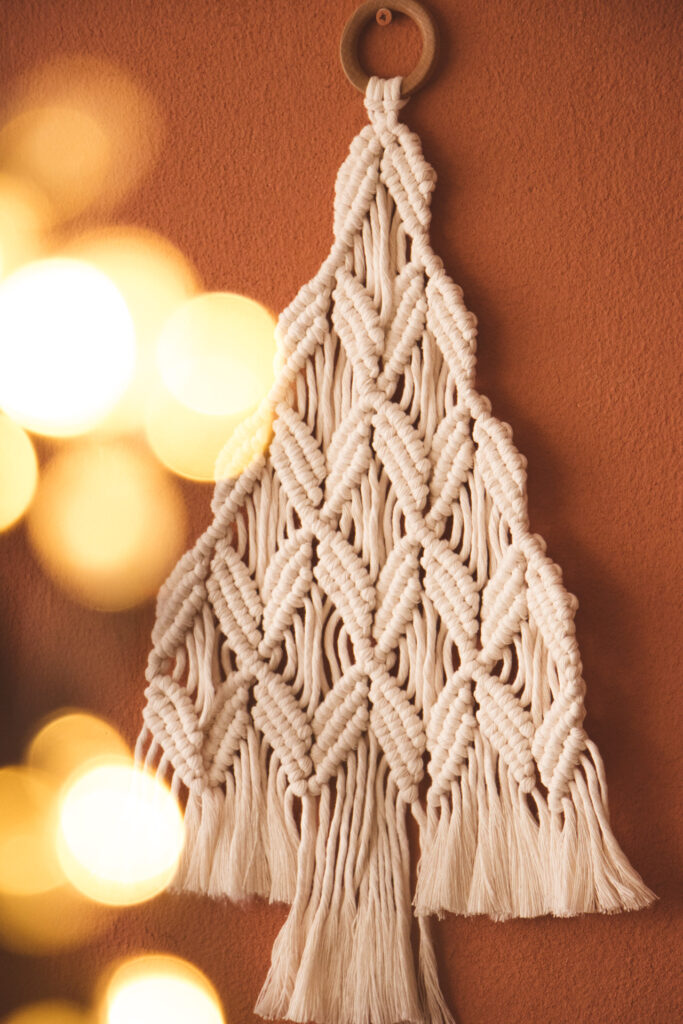  Macramé muurhanger in de vorm van een kerstboom in naturel kleur 