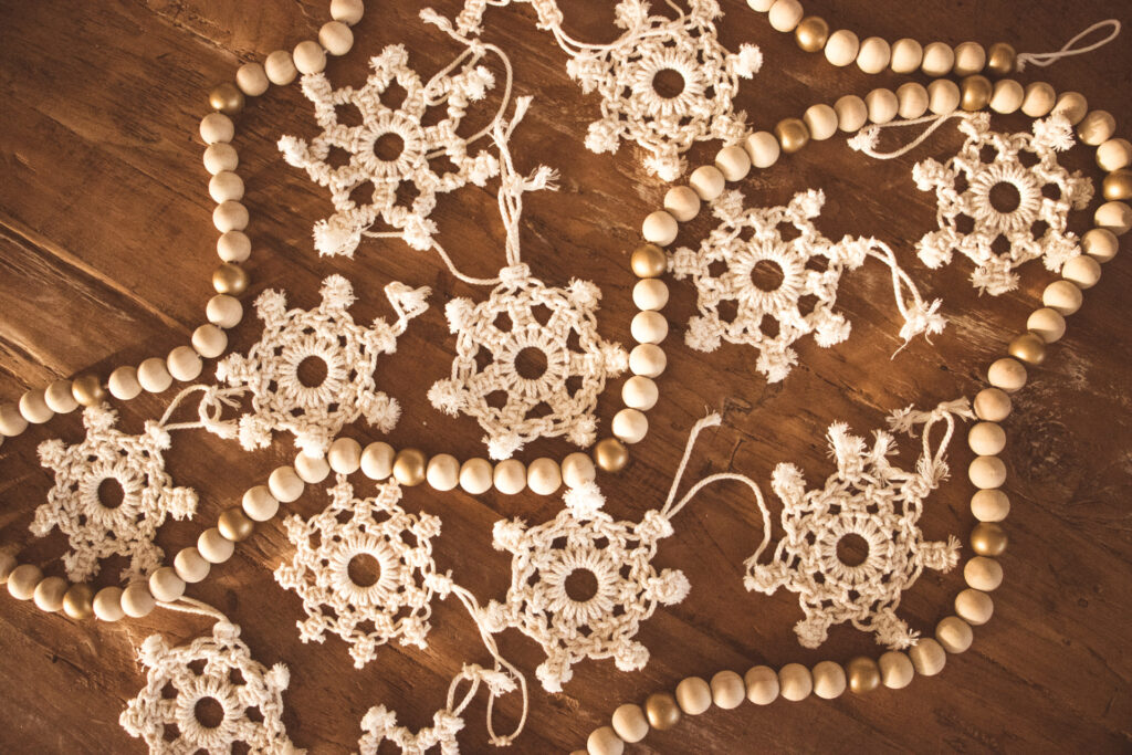  macrame sneeuwvlok voor in de kerstboom in naturel kleur 